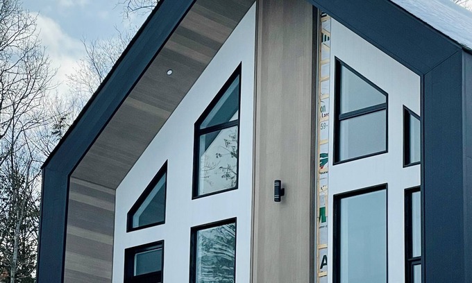 Pohenegamook Ski Chalet | Le Jarret Noir - Modern chalet in Nature! SPA! Super Lake View!