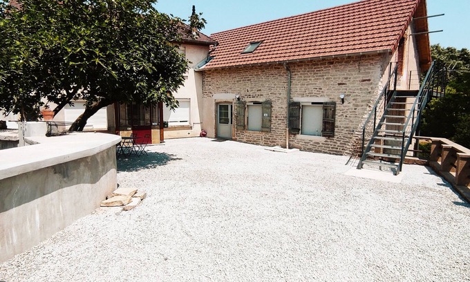 Saint-Jean-de-Vaux Apartment | Le Loft du Moulin Brochat avec espace jacuzzi commun