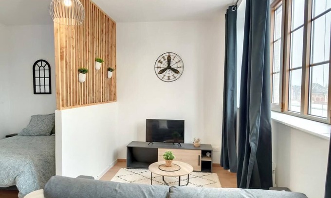 Saint-Quentin Apartment | Le Lotus