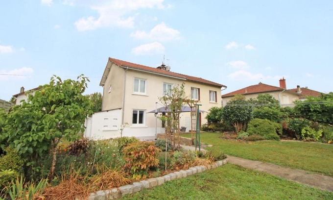 Couzeix House | Le magnolia