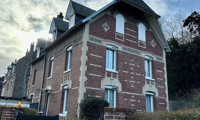 Dieppe House | Le Magnolia Magnifique Maison de Vacances