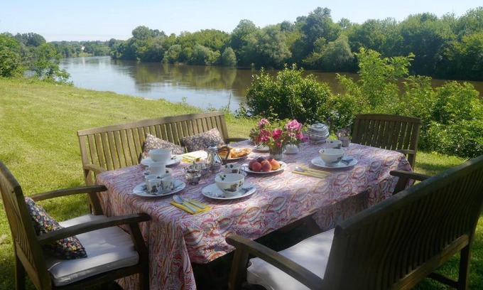Saint-Seurin-de-Prats Bed & Breakfast | Le Manoir de la Riviere