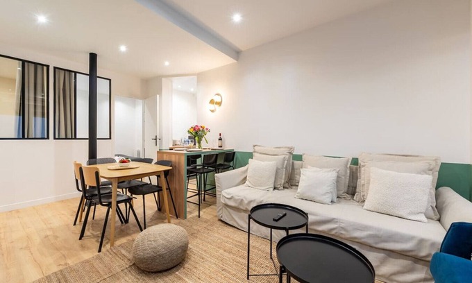 Arts-et-Metiers House | Le Marais l 5BR - Home in Center of Paris with A/C