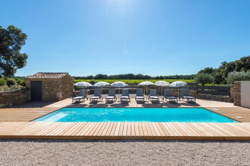 Suze-la-Rousse Apartment | Le Mas des Aracil 1 - Appt climatisé 6p, piscine