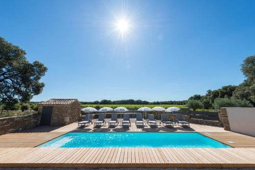 Suze-la-Rousse Apartment | Le Mas des Aracil 2 - Appt climatisé avec piscine