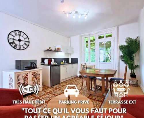 Laval Apartment | Le Mosaïque, proche gare, terrasse, parking privé