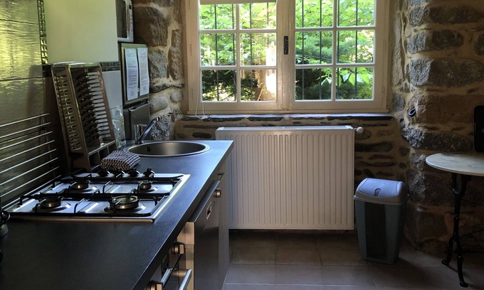 Gravieres House | Le Moulin des Salelles, 3 self-catering cottages on the river bank with private beach and canoeing facilities