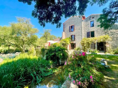 Mortagne-sur-Sevre Bed & Breakfast | Le moulin du Guy, proche du Puy duFou