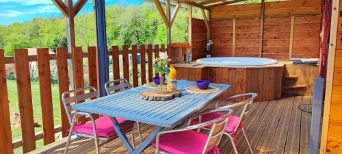 Saint-Genies Ski Chalet | Le nid des Garrigues avec Jacuzzi privé