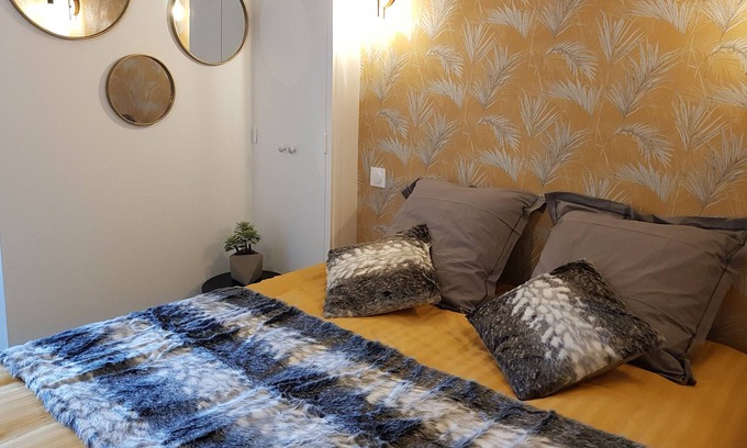 Donville-les-Bains Apartment | Le p'tit gousset renovated cocoon 100m from the sea.