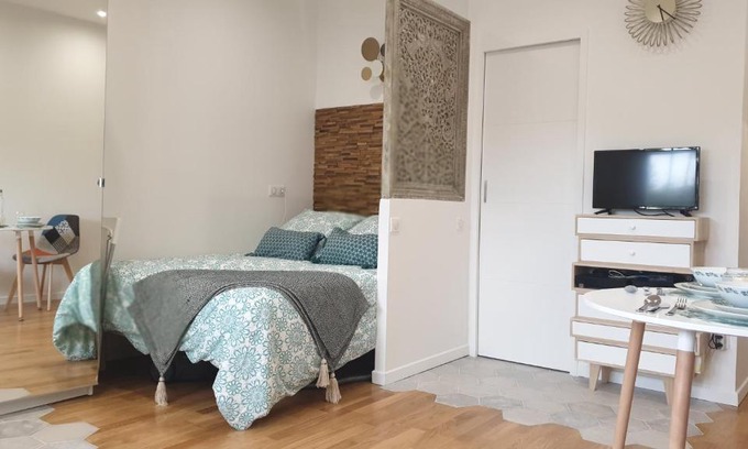 Ozoir-la-Ferriere Apartment | Le Paon chaleureux et calme entre Paris et Disneyland