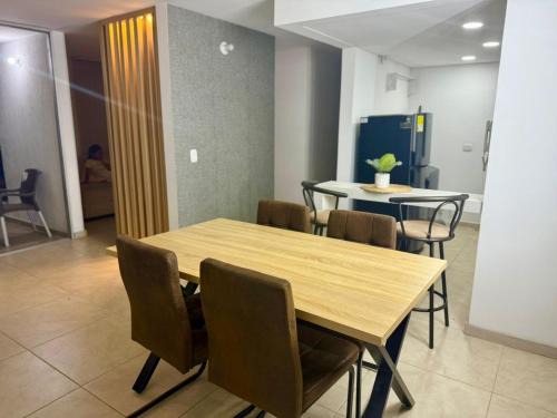 Cali Apartment | Le Parc 40 - Vista, Estilo y Ubicación