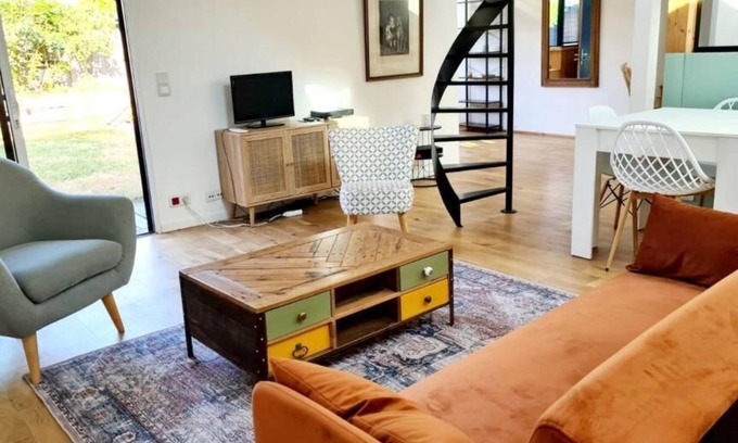 Canclaux Apartment | Le petit bois: Superb house with garden!
