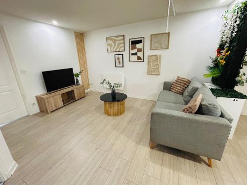 Bourg-les-Valence Apartment | Le Petit Bourcain