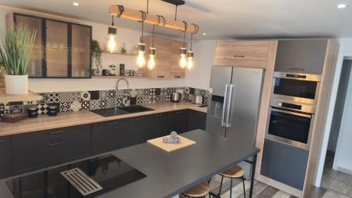 La Celle-sous-Gouzon House | Le Petit Caporal - Cour privée