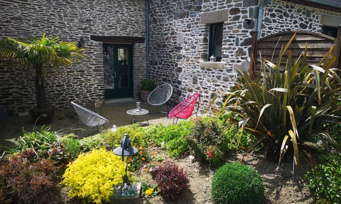 Saint-Meloir-des-Ondes Villa | Le Petit Porcon