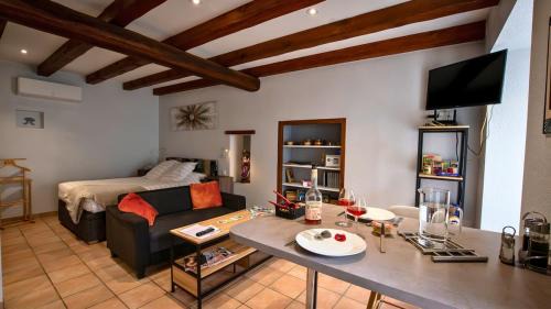 Civaux House | Le Petit Mona Elowen