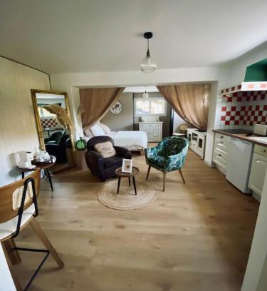 Longue-Jumelles House | Le Petit Puits