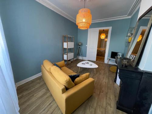 Centre Ville Apartment | -Le Petit Rochelais- centre ville, stationnement, Netflix - idéal couples, familles, business