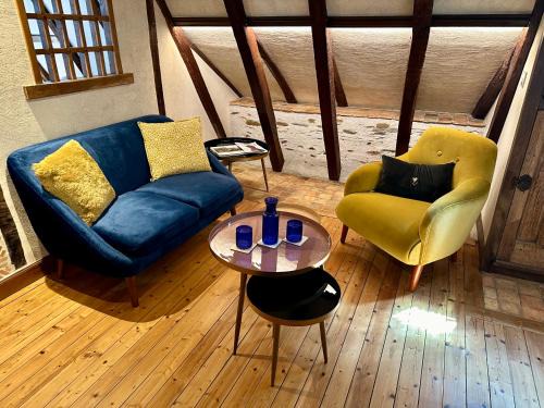 Downtown Angers Apartment | Le Petit Tinténiac - T2 cosy au cœur de la Doutre