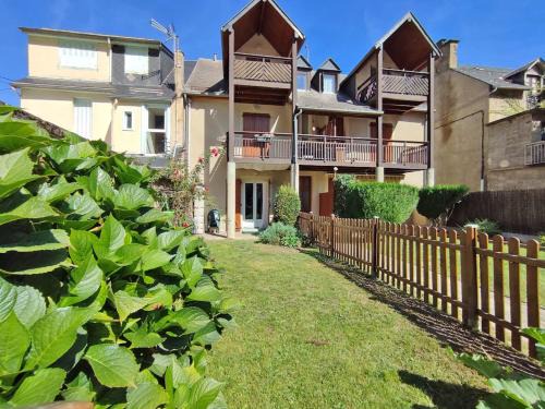Saint-Mamet Apartment | Le petit Vénasque, T2, jardin, parking, 4 personnes
