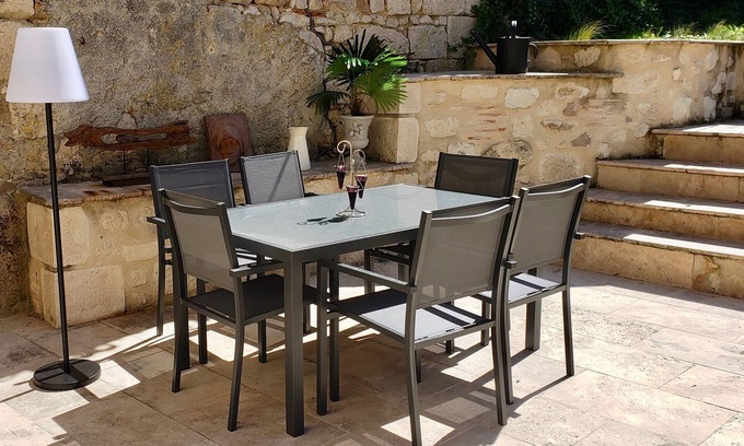 Lauzun House | LE PIGEONNIER DE LAUZUN Town house with garden in a village in Lot et Garonne