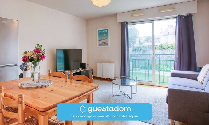 Laval Apartment | Le Pin Doré - Wifi - Centre-ville