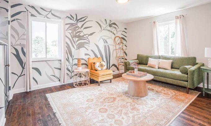 Oakley Apartment | Le Plant Oakley 2B Quiet Neighborhood close to DT