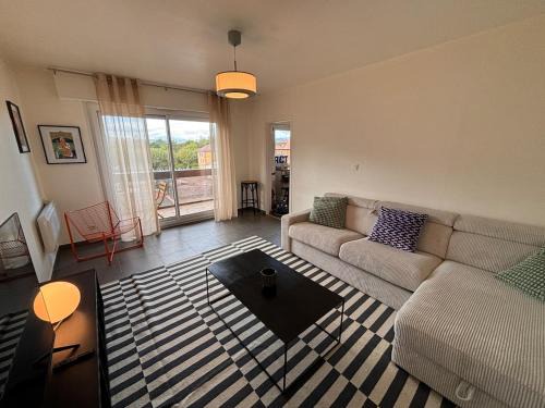 Bonneville Apartment | LE POP appartement contemporain avec terrasse et parking