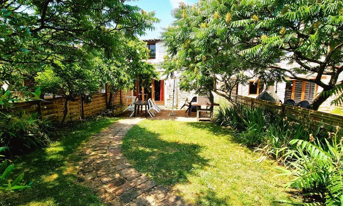 Saint-Just-Luzac House | Le Pressoir 3 bedroom house