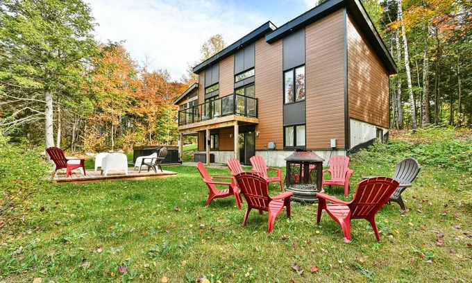 Chertsey Ski Chalet | Le Raton | spa | waterfront | dogfriendly