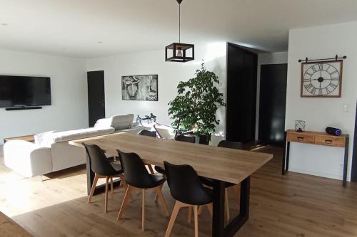 Vezins Villa | Le Refuge des Artistes