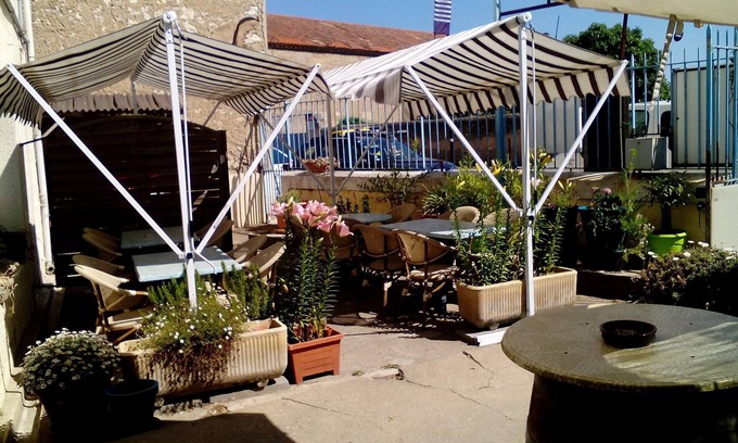 Capestang Hotel | Le Relais Bleu