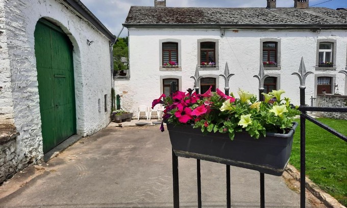 Tenneville House | Le relais du cheval blanc