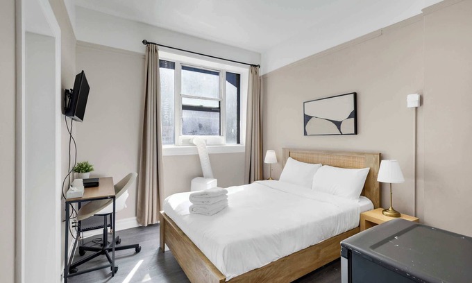 Quartier des Spectacles Hotel | Le Sand & Stone Hôtel-Quartier des Spectacles