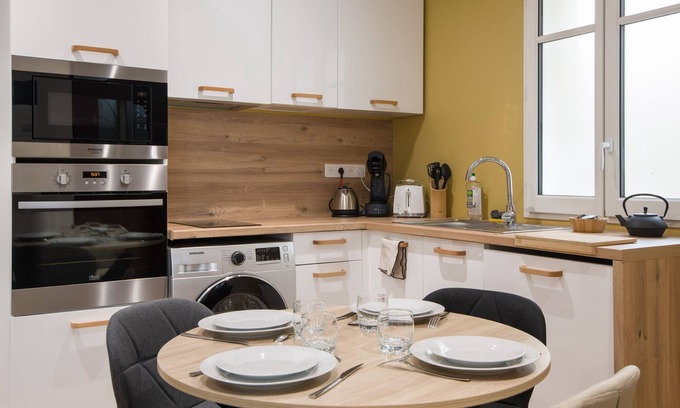 Rochefort Apartment | Le Scalaire, T2 de Haut Standing Hypercentre Rochefort, Arrivée Autonome