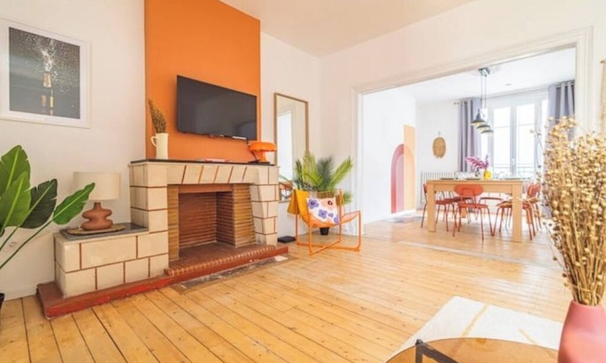 Reims Apartment | Le Seventies - Exceptional 4 rooms & billiards