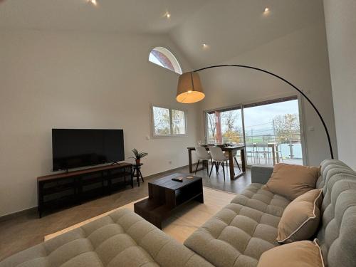 Arthaz-Pont-Notre-Dame Apartment | Le spacieux au dernier étage avec vue dégagée