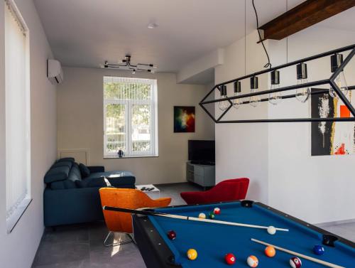 Bassenge House | Le Surdan