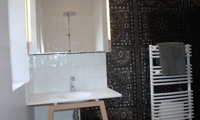 Carcassonne House | LE TEMPS DES SECRETS for 13 p with swimming pool at the foot of the city