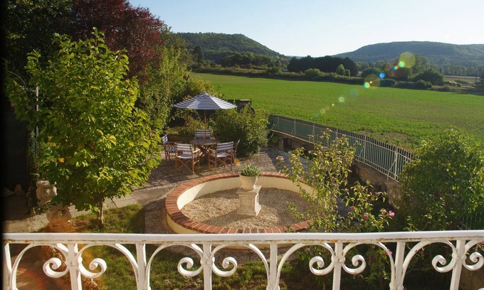 Sermizelles House | Le Trèfle de l'Impériale (les Gites de l'Impériale) House, garden & terrace