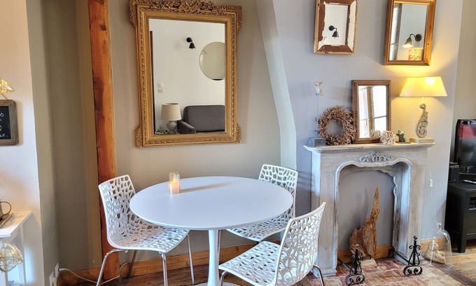 Honfleur Apartment | LE VALENTIN - Private Parking 500m - Historic heart of Honfleur - La Clé de Honfleur