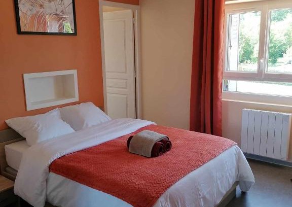 Villegouin Hotel | le valoria delph et greg