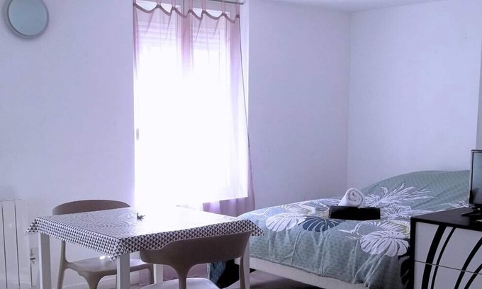 Lens Apartment | Le Vert Rotin