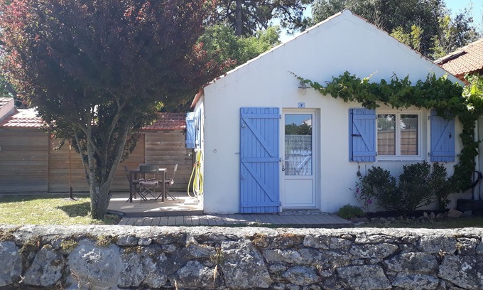 Noirmoutier-en-l'Ile House | LE VIEIL: House 4 people entirely redone to 50 meters of the sea