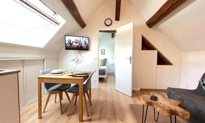 Quartier Centre Ville Apartment | Le vieux MassyRER600mOrly20 minNetflixNeuf M13