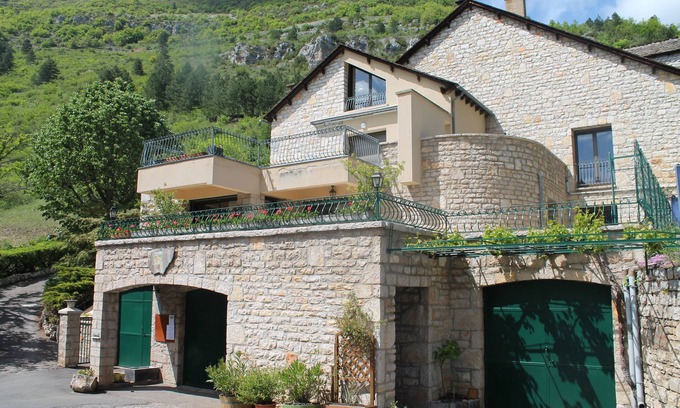 Sainte-Enimie Apartment | Le Vignot apartment in Sainte Enimie in the heart of the Tarn gorges