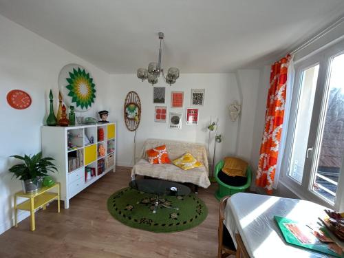 Esbly Apartment | Le vintage, 10 min de Disneyland, 30 min de Paris - 50 m gare- 30 min CDG aéroport