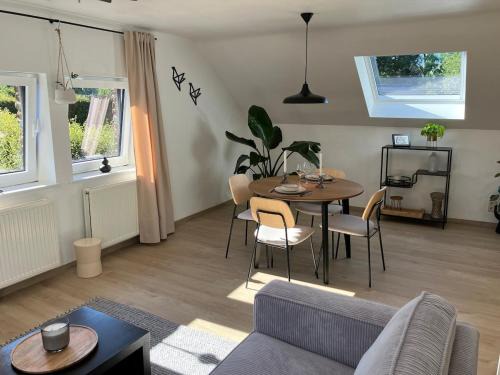 Walk Apartment | Le Walk'Cottage, 1 bedroom cottage with hot tub