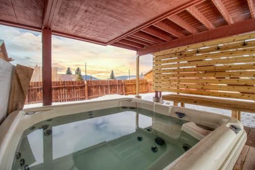 Leadville North House | Leadville Dairy Flat - 2 Bed with Office and HOT TUB